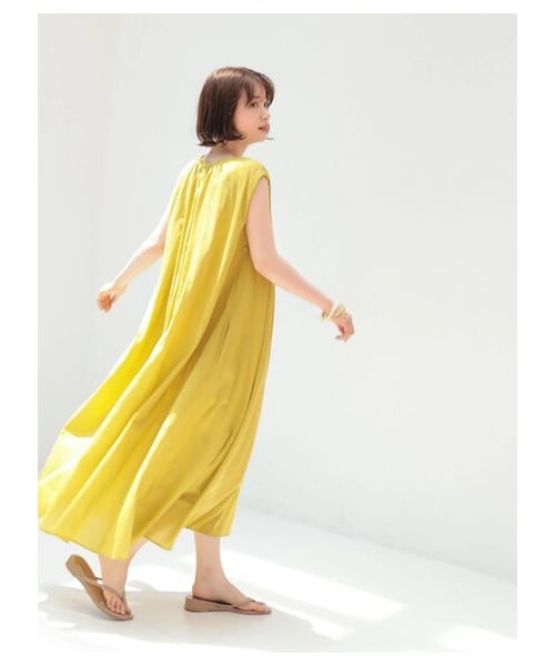 AMERICAN HOLIC（アメリカンホリック）の「【with 8月号掲載】フレンチスリーブフレアワンピース（ワンピース/ドレス・グレーベージュ/イエロー/ブルー/フラワー・F）」の8枚目の写真