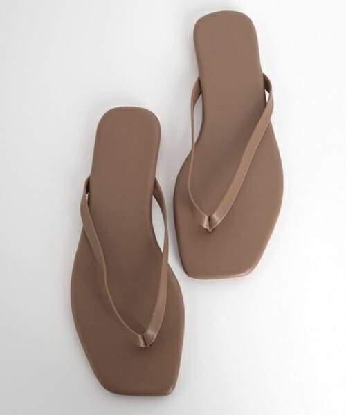 DHOLIC（ディーホリック）の「スクエアフリップフロップサンダル・全9色（サンダル・レディース・ブラック/ホワイト/その他/ブラウン/オレンジ/ベージュ/グレー/ピンク/イエロー・230/235/240/245/250）」の4枚目の写真