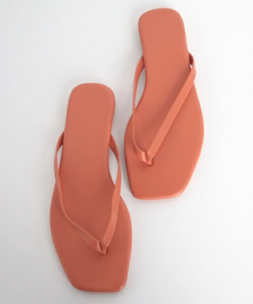 DHOLIC（ディーホリック）の「スクエアフリップフロップサンダル・全9色（サンダル・レディース・ブラック/ホワイト/その他/ブラウン/オレンジ/ベージュ/グレー/ピンク/イエロー・230/235/240/245/250）」の8枚目の写真