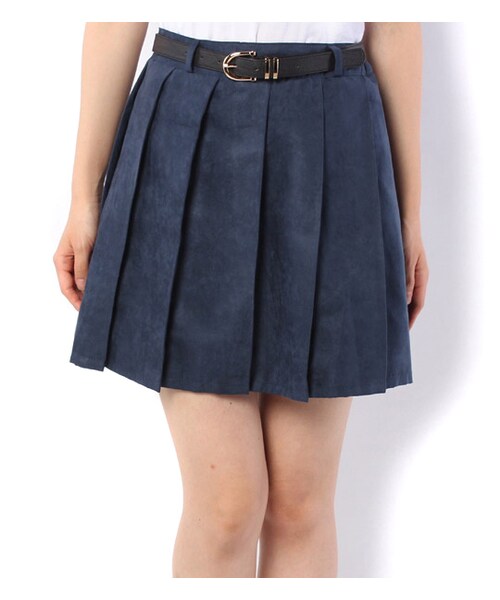 PAGEBOY（ページボーイ）の「細ベルト付きスウェードプリーツスカート（スカート・レディース・チャコールグレー/ダークレッド/カーキ/ネイビー）」の3枚目の写真
