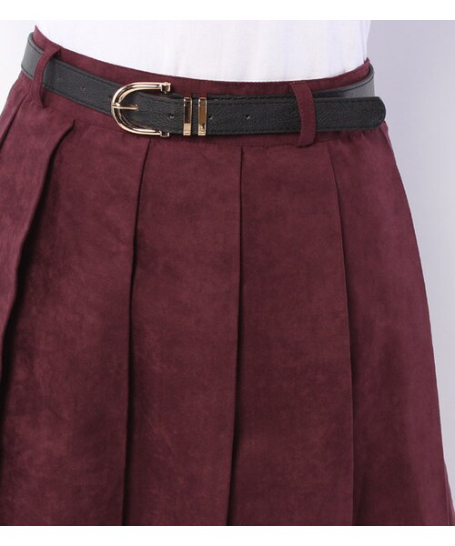 PAGEBOY（ページボーイ）の「細ベルト付きスウェードプリーツスカート（スカート・レディース・チャコールグレー/ダークレッド/カーキ/ネイビー）」の7枚目の写真
