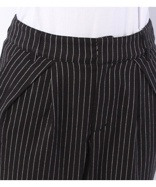 PAGEBOY（ページボーイ）の「変形タックテーパードアンクル丈パンツ（パンツ・レディース・ブラック/ブラック系/ネイビー/ネイビー系）」の8枚目の写真