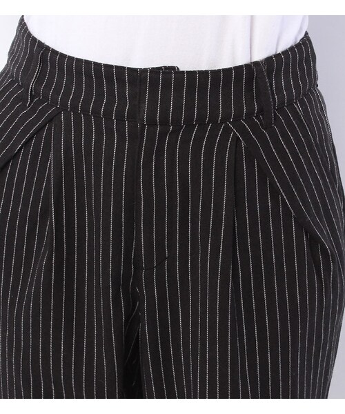 PAGEBOY（ページボーイ）の「変形タックテーパードアンクル丈パンツ（パンツ・レディース・ブラック/ブラック系/ネイビー/ネイビー系）」の7枚目の写真