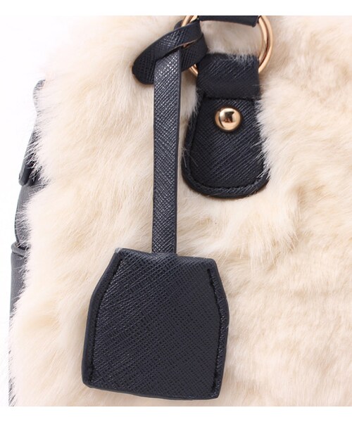 PAGEBOY（ページボーイ）の「フェイクファー切り替え2WAYバッグ（バッグ・レディース・アイボリー/ベージュ系/ピンクベージュ）」の7枚目の写真