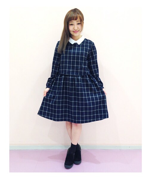 PAGEBOY(ページボーイ)の「衿付き7分袖フレアワンピース(ワンピース/ドレス・レディース・ブラック/イエロー系/ネイビー/ネイビー系)」の15枚目の写真