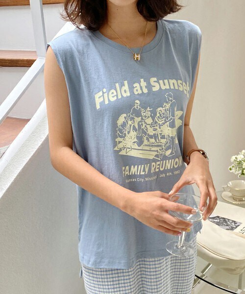 DHOLIC(ディーホリック)の「プリントフレンチスリーブTシャツ・全4色(Tシャツ/カットソー・レディース・レッド/ブルー/ベージュ/ホワイト・ONESIZE)」の4枚目の写真