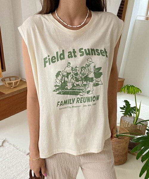 DHOLIC(ディーホリック)の「プリントフレンチスリーブTシャツ・全4色(Tシャツ/カットソー・レディース・レッド/ブルー/ベージュ/ホワイト・ONESIZE)」の3枚目の写真