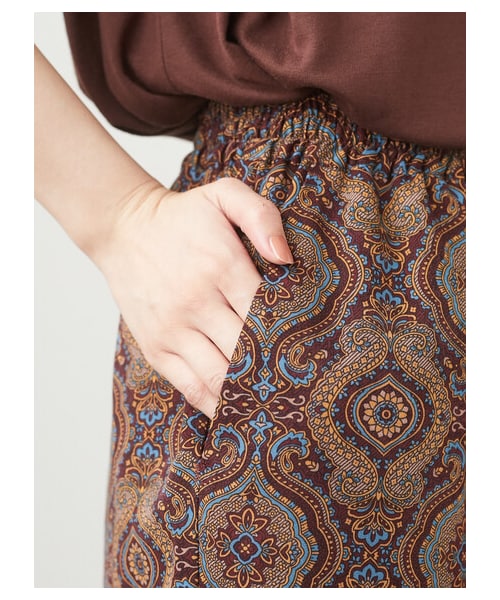 Green　Parks（グリーンパークス）の「サテン柄パンツ（パンツ・ブラック/ブラウン・F）」の6枚目の写真