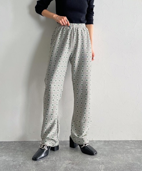 PAGEBOY(ページボーイ)の「モノグラムラメジャガードパンツ(パンツ・ブラック/グレージュ/キャラメル・F)」の6枚目の写真