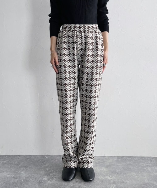 PAGEBOY(ページボーイ)の「モノグラムラメジャガードパンツ(パンツ・ブラック/グレージュ/キャラメル・F)」の10枚目の写真