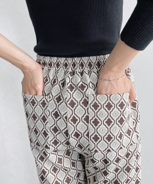 PAGEBOY(ページボーイ)の「モノグラムラメジャガードパンツ(パンツ・ブラック/グレージュ/キャラメル・F)」の15枚目の写真