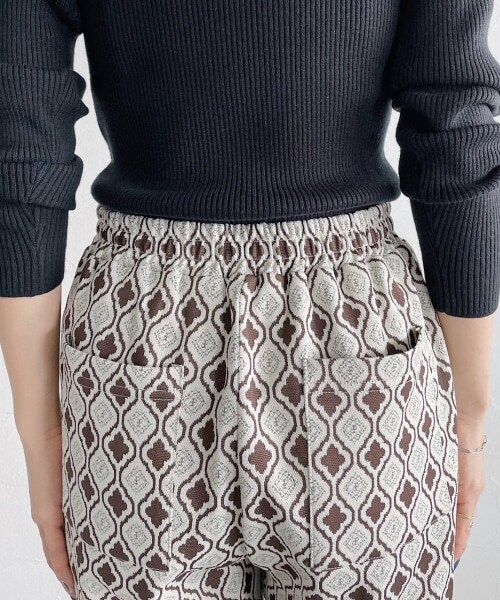 PAGEBOY(ページボーイ)の「モノグラムラメジャガードパンツ(パンツ・ブラック/グレージュ/キャラメル・F)」の14枚目の写真