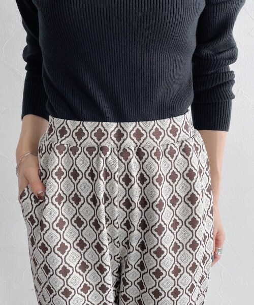 PAGEBOY(ページボーイ)の「モノグラムラメジャガードパンツ(パンツ・ブラック/グレージュ/キャラメル・F)」の13枚目の写真