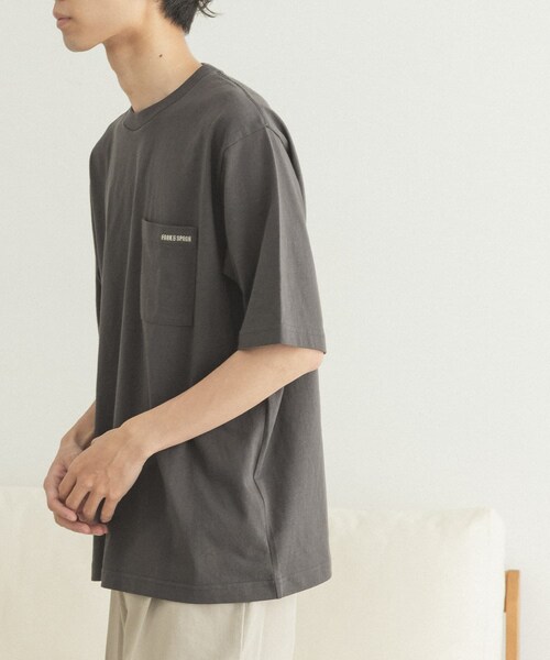 FORK&SPOON(フォークアンドスプーン)の「FORK&SPOON オーガニックコットン刺繍ロゴTシャツ(その他・メンズ・OFF/CHARCOAL・4/5)」の9枚目の写真