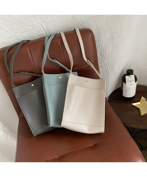 copine（コピン）の「合皮シンプルミニショルダー(3color)（ショルダーバッグ・レディース・グレージュ/スモーキーブルー/グレー・ワンサイズ）」の3枚目の写真
