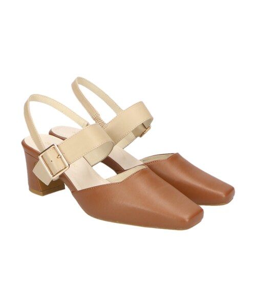 ORiental TRaffic（オリエンタルトラフィック）の「【カタログ掲載】スクエアトゥバックルベルトパンプス（シューズ・レディース・ブラック/キャメル/グレー/ホワイト・33(21.5cm)/34(22.0cm)/35(22.5cm)/36(23.0cm)/37(23.5cm)/38(24.0cm)/39(24.5cm)/40(25.0cm)/41(25.5cm)/42(26.0cm)/43(26.5cm)）」の9枚目の写真