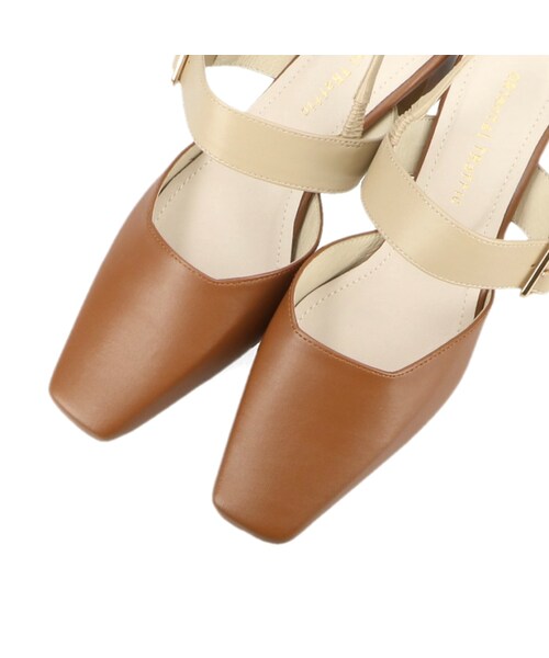 ORiental TRaffic（オリエンタルトラフィック）の「【カタログ掲載】スクエアトゥバックルベルトパンプス（シューズ・レディース・ブラック/キャメル/グレー/ホワイト・33(21.5cm)/34(22.0cm)/35(22.5cm)/36(23.0cm)/37(23.5cm)/38(24.0cm)/39(24.5cm)/40(25.0cm)/41(25.5cm)/42(26.0cm)/43(26.5cm)）」の12枚目の写真
