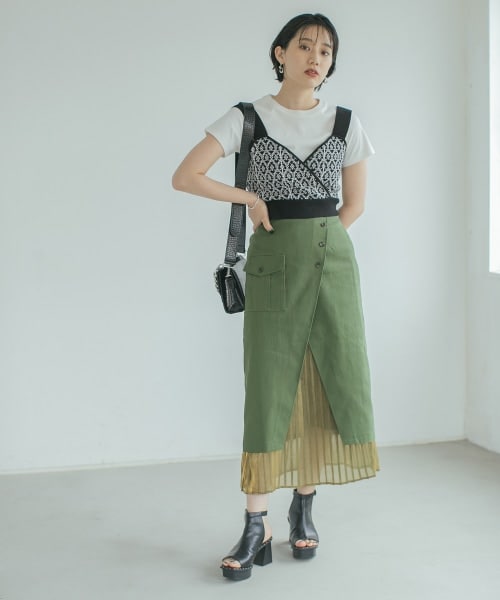 PAGEBOY（ページボーイ）の「プリーツレイヤードナロースカート（スカート・レディース・ブラック/カーキ・F）」の4枚目の写真