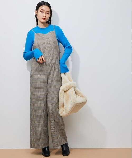 ADAM ET ROPE'(アダムエロペ)の「【セットアップ対応】バックオープンキャミロンパース(オールインワン・サロペット・レディース・ブラック/ブラウン系・38/36)」の2枚目の写真