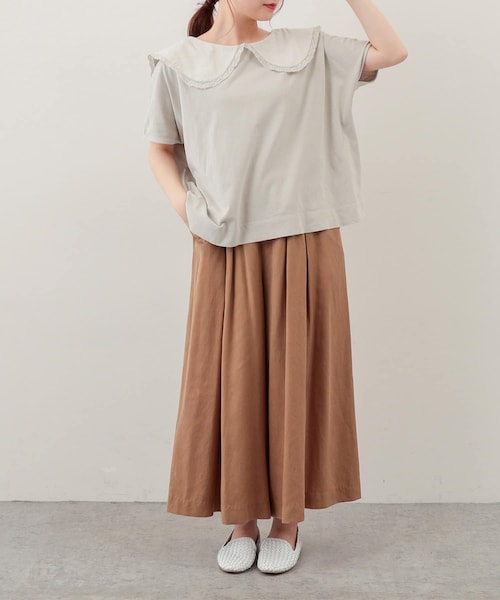 PUAL CE CIN(ピュアルセシン)の「【WEB限定】ピグメント染め×衿レースTシャツ(Tシャツ/カットソー・レディース・ベージュ/グリーン系その他/グレー/スミクロ・FREE)」の1枚目の写真