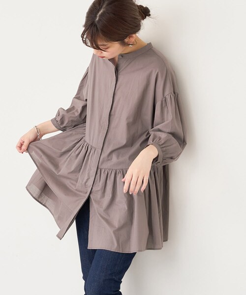 natural couture(ナチュラルクチュール)の「【WEB限定カラー有り】アシメティアードバンドカラーブラウス(シャツ/ブラウス・レディース・オフホワイト/サックスブルー/モカ/ブラック/ミント・FREE)」の1枚目の写真