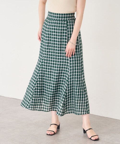 natural couture（ナチュラルクチュール）の「【WEB限定カラー有り】長さ変えられる秋色シアーチェックマーメイト（スカート・レディース・ブラウン系その他/ブラック系その他/グリーン系その他/ベージュ系その他・FREE）」の3枚目の写真