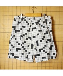--（--）の「ビッグサイズ クロスワード プリント ショートパンツ ショーツ メンズXL相当 ホワイト 総柄 アメリカ古着（その他パンツ・メンズ）」