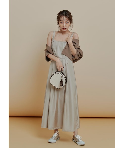 N WITH.（エヌウィズ）の「ショルダーベルトジャンスカ8月下旬（ジャンパースカート・レディース・ベージュ/ブルー系/ブラック・FREE）」の3枚目の写真