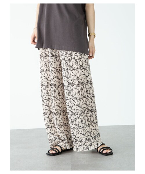 Green　Parks（グリーンパークス）の「・RAY CASSIN フラワーptプリーツパンツ（パンツ・オフホワイト/ブラック・F）」の8枚目の写真