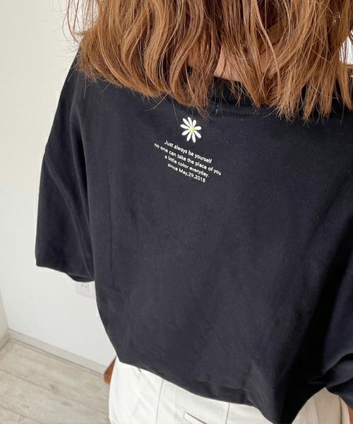 chocomee（チョコミー）の「刺繍ロゴT（Tシャツ/カットソー・レディース・ホワイト/ベージュ/ブラック・FREE）」の2枚目の写真