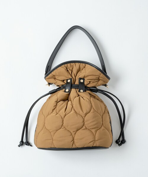 Rewde（ルゥデ）の「【2WAY】 キルティング巾着バッグ（1R18-BA3194）（ショルダーバッグ・レディース・ベージュ/グリーン/ブラウン・F）」の2枚目の写真