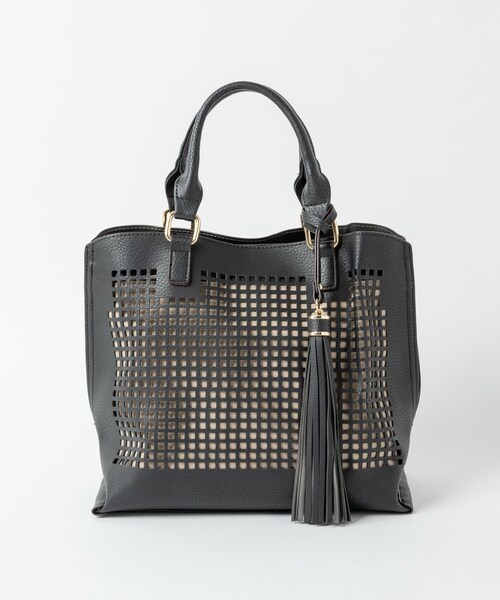 Rewde(ルゥデ)の「【2WAY】 アオリポケット付きパンチングショルダーバッグ(1R18-BA0659)(ショルダーバッグ・レディース・ブラック/ホワイト/ベージュ・F)」の1枚目の写真