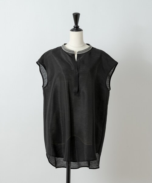 Rewde(ルゥデ)の「刺繍スキッパーブラウス(1R13-8811301)(シャツ/ブラウス・レディース・ホワイト/グリーン/ブラック・M)」の2枚目の写真