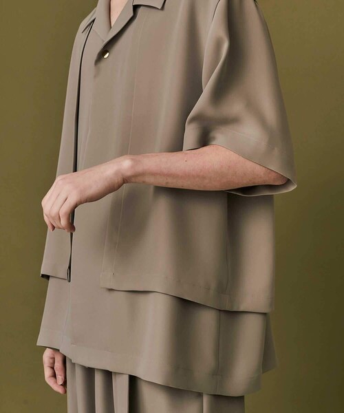 CULLNI(クルニ)の「FRONT LAYERED SHORT SLEEVE SH(その他・メンズ・その他/BLACK/GREY BEIGE/BLUE・1/2)」の8枚目の写真