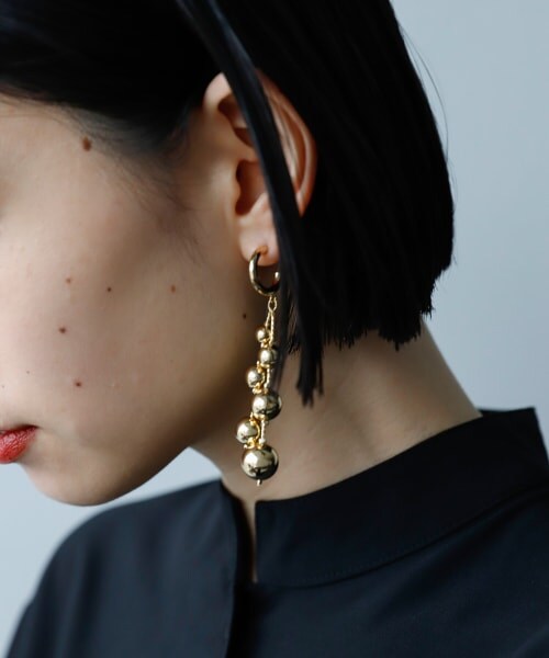 HARE（ハレ）の「ドロップボールピアス（アクセサリー・シルバー/ゴールド・FREE）」の2枚目の写真