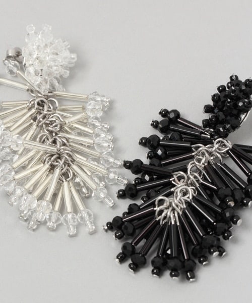JEANASIS(ジーナシス)の「タッセルビーズピアス(アクセサリー・クリア()/ブラック()・FREE)」の4枚目の写真