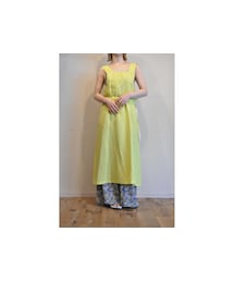 -- | エプロンワンピース(ワンピース)