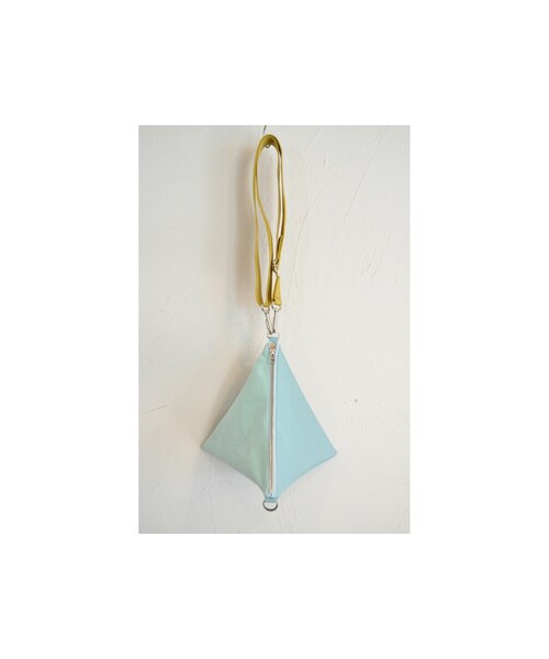 sandglass（サンドグラス）の「トライアングル バッグ（ショルダーバッグ・レディース・ピンク/グリーン/イエロー/ブラック・S/one）」の3枚目の写真