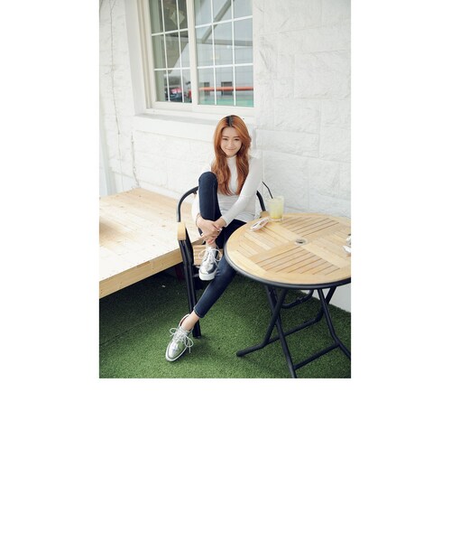 STYLENANDA(スタイルナンダ)の「エナメルレザープラットフォームシューズ(シューズ・レディース・シルバー/ブラック・230/235/240/245/250/225)」の12枚目の写真