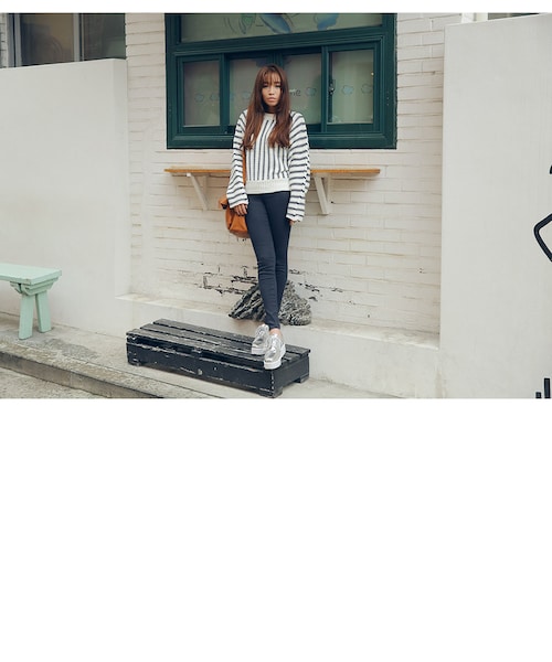 STYLENANDA(スタイルナンダ)の「エナメルレザープラットフォームシューズ(シューズ・レディース・シルバー/ブラック・230/235/240/245/250/225)」の7枚目の写真