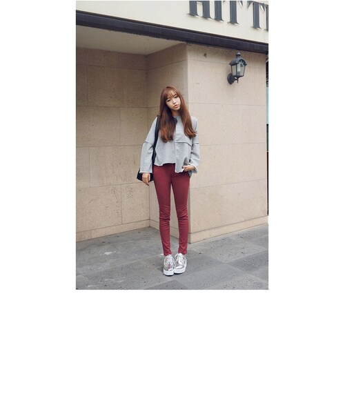 STYLENANDA(スタイルナンダ)の「エナメルレザープラットフォームシューズ(シューズ・レディース・シルバー/ブラック・230/235/240/245/250/225)」の11枚目の写真