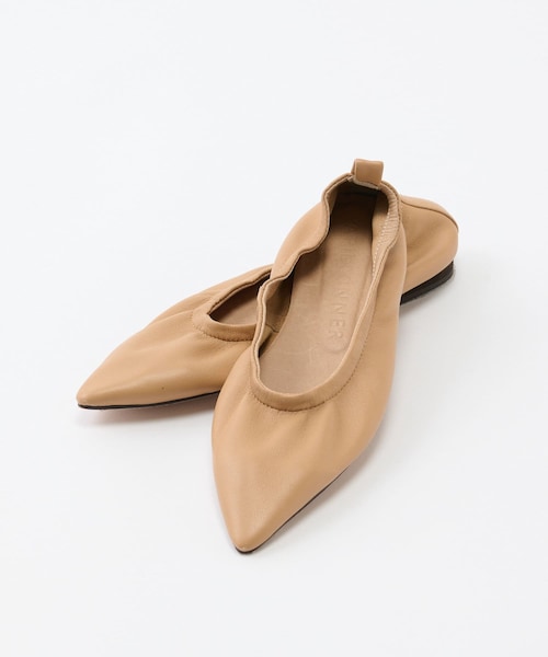 COLLAGE GALLARDAGALANTE（コラージュガリャルダガランテ）の「【PAPILLONNER】ギャザーフラットパンプス（バレエシューズ・レディース・ベージュ/ブラック・36/37/38）」の2枚目の写真