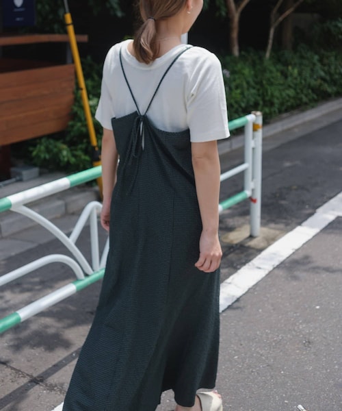 Kastane（カスタネ）の「wovenマーメイドキャミワンピース（ワンピース・レディース・アイボリー/グリーン/ダークグリーン/パープル・F）」の2枚目の写真