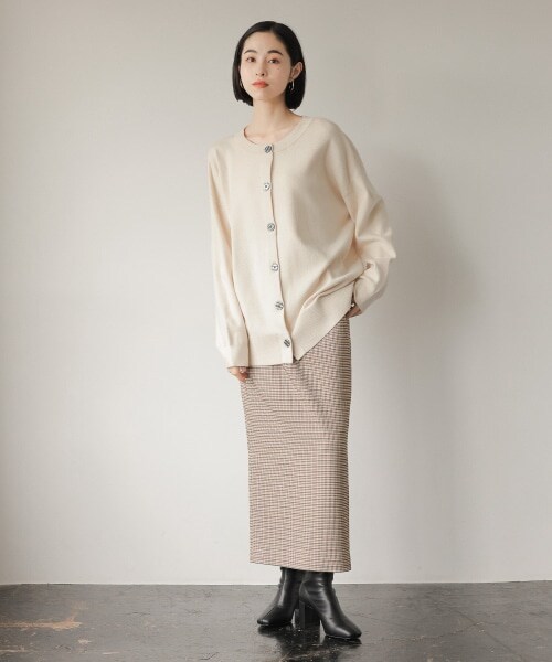 LOWRYS FARM（ローリーズファーム）の「ウスモチモチクルーミドルカーディガン（トップス・アイボリー/ブラック/ダークブラウン/ブルー・フリーサイズ）」の5枚目の写真