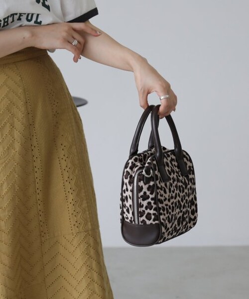 RAY CASSIN(レイカズン)の「スクエアボストンバッグ(バッグ・レディース・シルバー/クロ系/チャ系・FREE)」の6枚目の写真