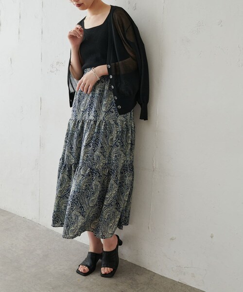natural couture(ナチュラルクチュール)の「エスニック柄落ち感ティアードスカート(スカート・レディース・ベージュ/ネイビー/ブラック・FREE)」の2枚目の写真