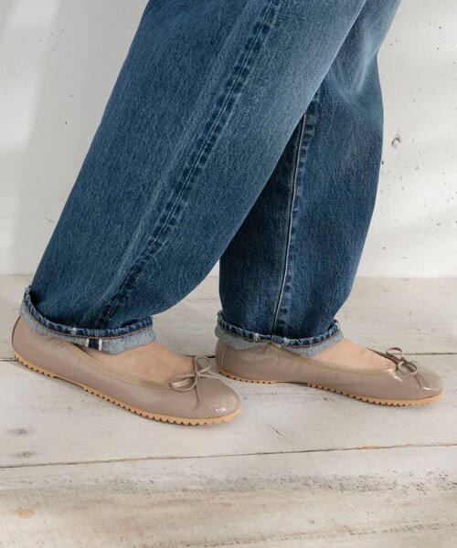me（ミイ）の「me Enamel Leather Ballerina（その他・レディース・ベージュ/ブラック/レッド・22/22.5/23/23.5/24/24.5）」の6枚目の写真
