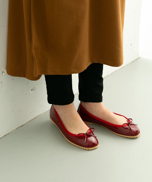 me（ミイ）の「me Enamel Leather Ballerina（その他・レディース・ベージュ/ブラック/レッド・22/22.5/23/23.5/24/24.5）」の3枚目の写真