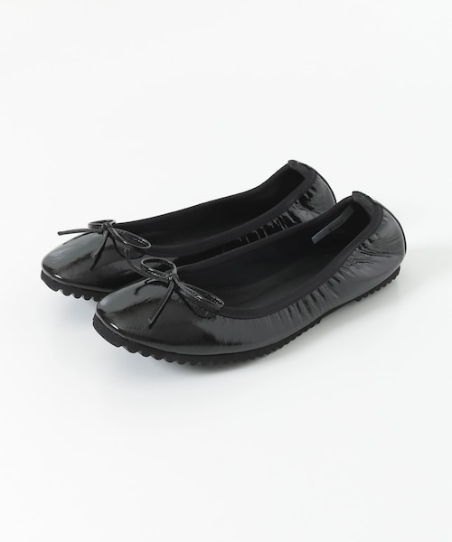 me（ミイ）の「me Enamel Leather Ballerina（その他・レディース・ベージュ/ブラック/レッド・22/22.5/23/23.5/24/24.5）」の2枚目の写真