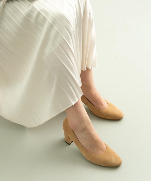 me（ミイ）の「me Plain Pumps（その他・レディース・ベージュ/ブラック/キャメル/グリーン/ベージュスムース/ブラックスムース・22/22.5/23/23.5/24/24.5）」の16枚目の写真